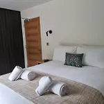 Guesthouse- Deluxe Double