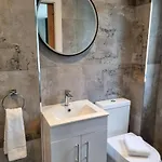 Guesthouse- Deluxe Double